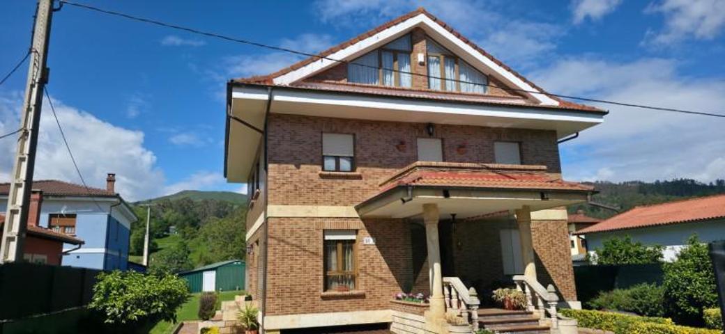 Casa en venta en Los Corrales de Buelna, Los Corrales de Buelna photo 0