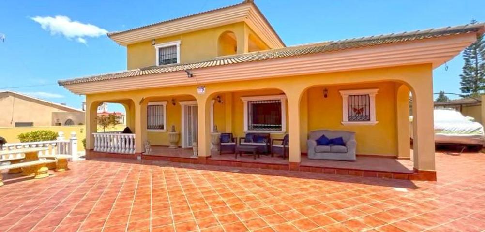 Chalet en venta en Torrevieja, Los Balcones - Los Altos del Edén photo 0