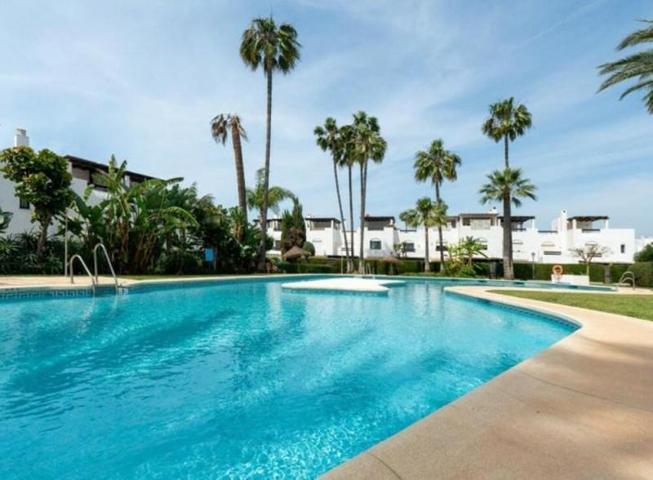 Casas de pueblo en venta en San Pedro de Alcántara, Guadalmina Baja photo 0