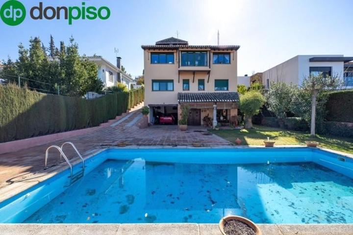 Chalet en venta en Monachil, Zona metropolitana photo 0