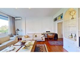 Piso en venta en Barcelona, Les Corts photo 0
