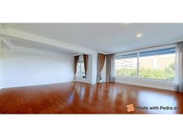 Piso en venta en Barcelona, Les Corts photo 0