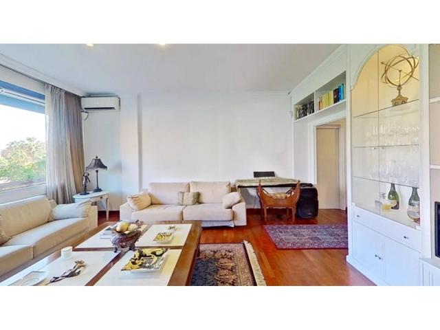 Piso en venta en Barcelona, Les Corts photo 0