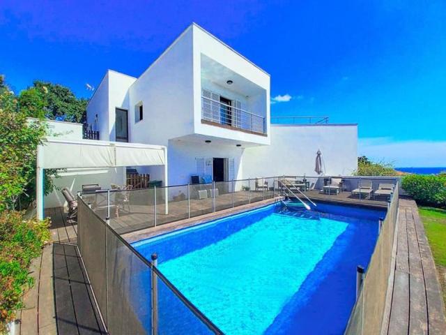 Chalet en venta en Sotogrande, Torreguadiaro, Sotogrande Marina photo 0