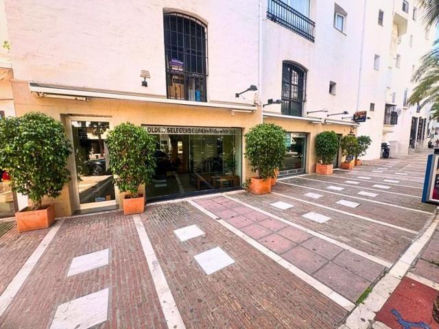 Oficina en venta en Marbella, Puerto Banus, Puerto Banús photo 0