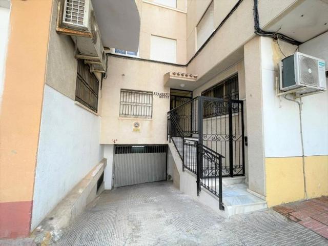 Garaje en venta en Torrevieja, Habaneras photo 0