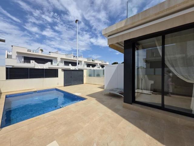 Adosada en venta en San Pedro del Pinatar photo 0