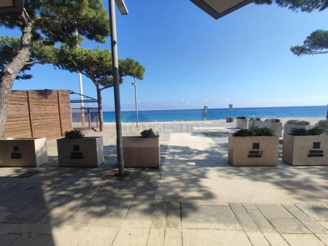 Local comercial en alquiler en Castell-Platja d'Aro photo 0