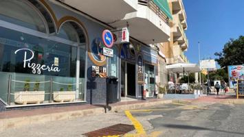 Local comercial en venta en Torrevieja, Puerto photo 0