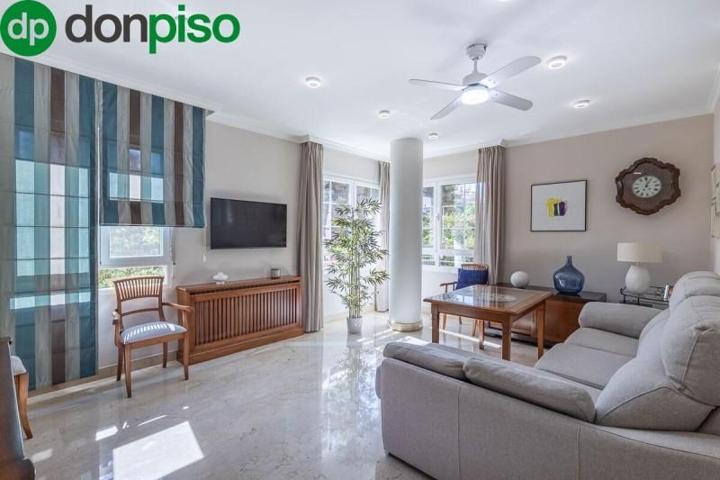 Piso en venta en Granada, Gran capitan photo 0