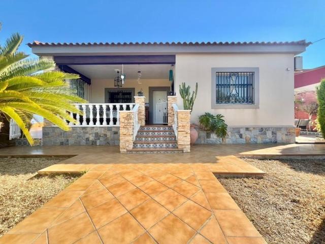 Chalet en venta en Torrevieja photo 0