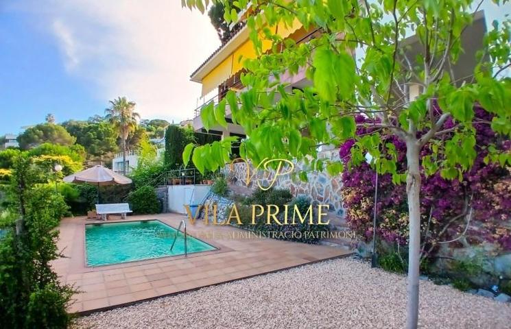 Chalet en venta en Cabrils, Costa del maresme photo 0