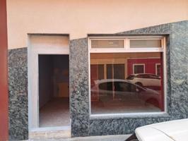 Local comercial en alquiler en Alzira, Zona Colegio Ausias March photo 0