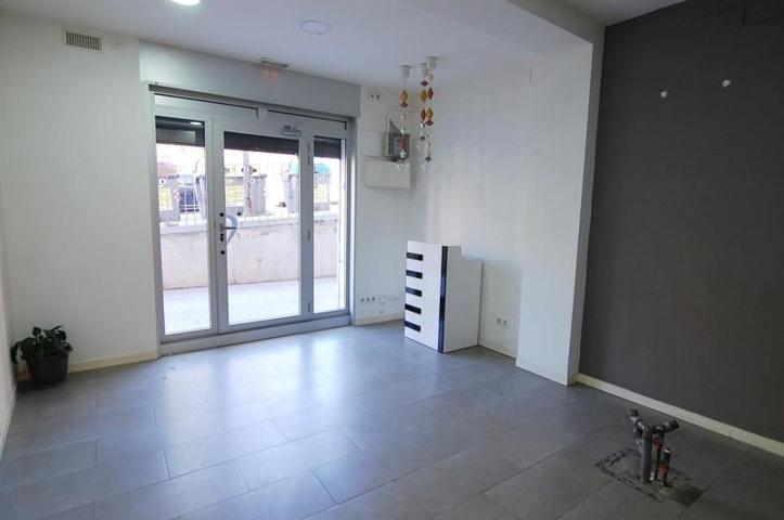 Local comercial en alquiler en Badalona, La Salut - Lloreda photo 0