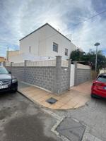 Chalet en alquiler en Almería, Ciudad jardin photo 0