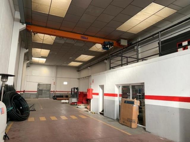 Nave industrial en alquiler en Vilanova i la Geltrú, La Bobila photo 0