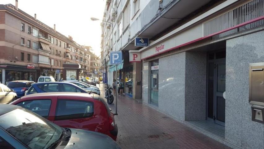 Local comercial en alquiler en Córdoba, Av. Barcelona - Viñuela - Rescatado photo 0