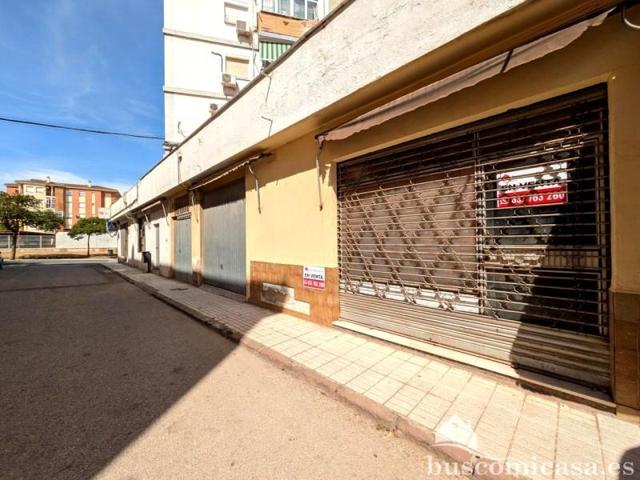 Local comercial en venta en Linares, Avenida Primero de Mayo, 23700 photo 0