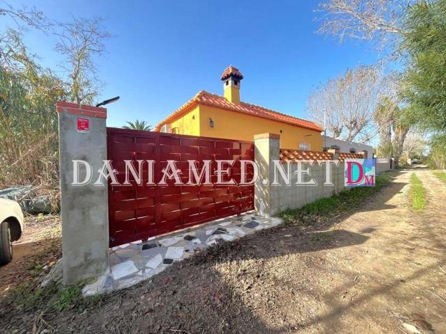 Casa con terreno en venta en Oliva, Deveses photo 0