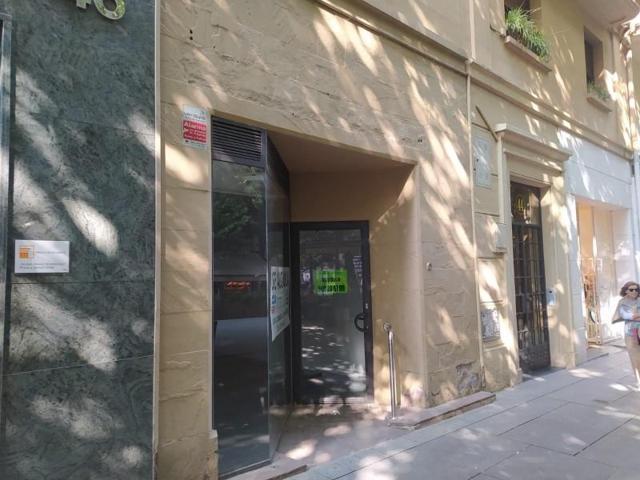 Local comercial en alquiler en Pamplona, Ensanche photo 0