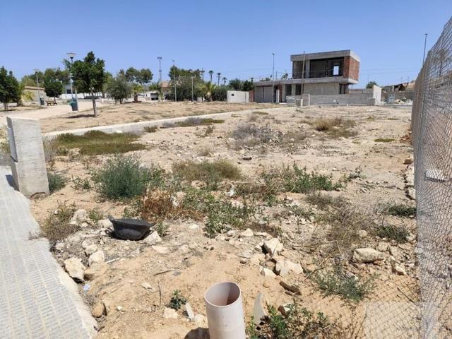Terreno en venta en Los Montesinos, Centro photo 0