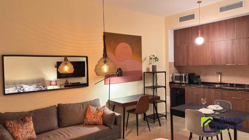 Piso en venta en Benahavís, Costa del Sol Occidental-Área de Marbella photo 0