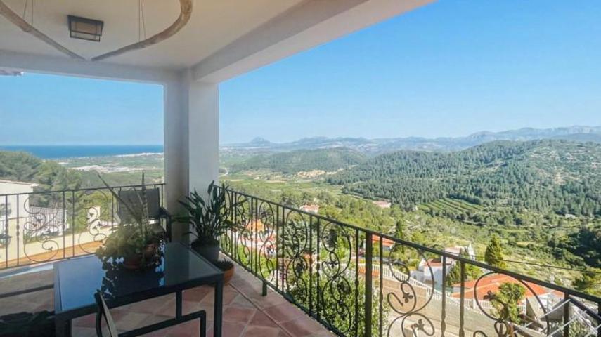 Chalet en venta en Oliva photo 0
