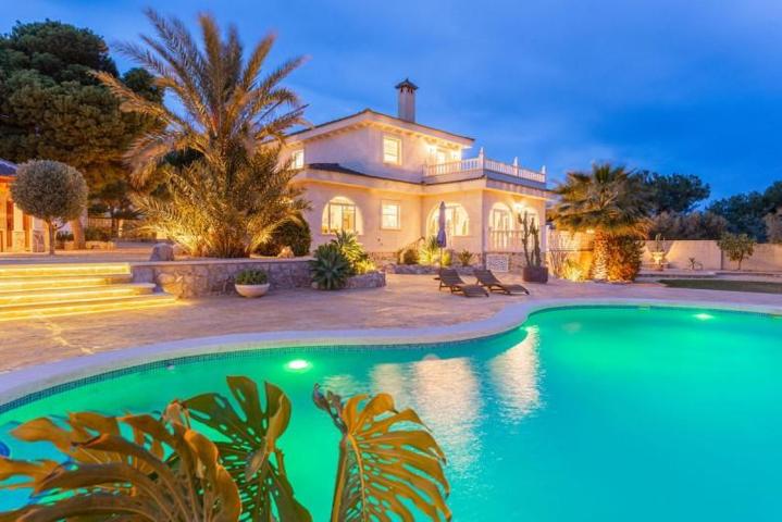 Chalet en venta en Mutxamel photo 0