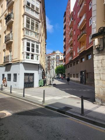 Local comercial en alquiler en Santander, Santander photo 0