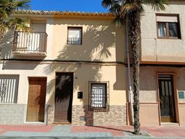 Adosada en venta en Hondon de los Frailes photo 0