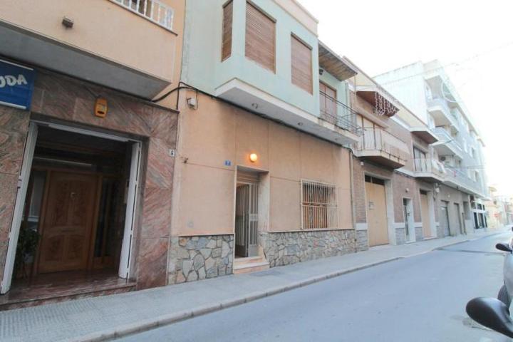 Casa en venta en Bigastro, Comunidad valenciana photo 0