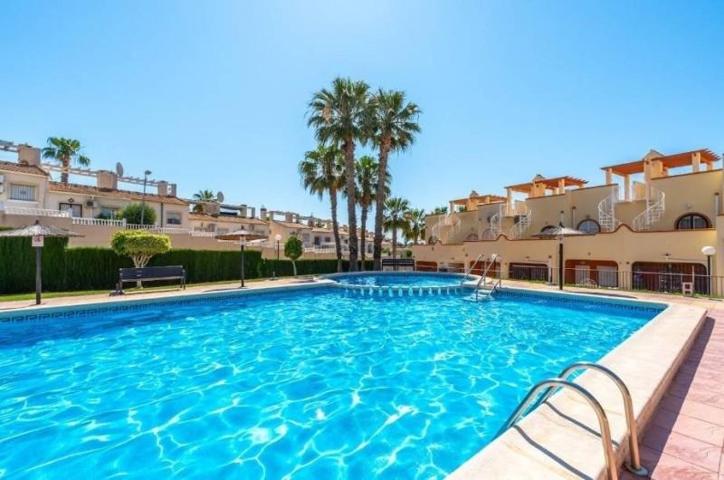 Chalet en venta en Orihuela Costa photo 0