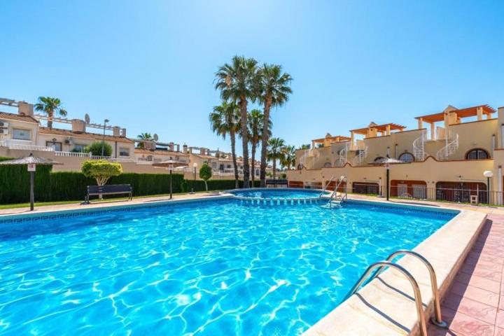 Adosada en venta en Orihuela Costa photo 0