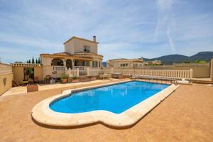 Chalet en venta en Castalla, L'Alcoià photo 0