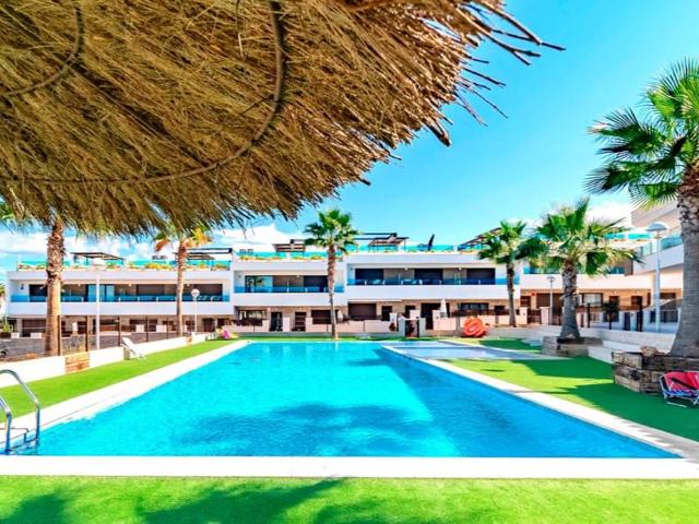 Bungalow en venta en Torrevieja photo 0