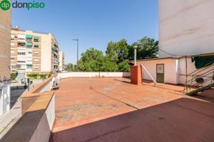 Casa en venta en Granada, Zaidin photo 0