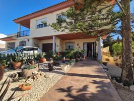 Chalet en venta en Alfaz del Pi, Albir photo 0