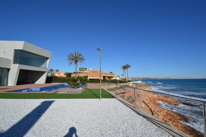 Chalet en venta en Orihuela Costa, Cabo Roig photo 0