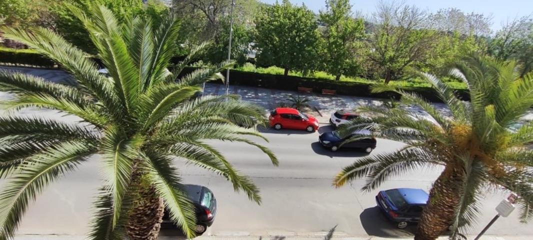 Piso en venta en Úbeda photo 0