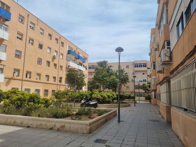 Piso en venta en Almería, Zapillo - 500 Viviendas photo 0