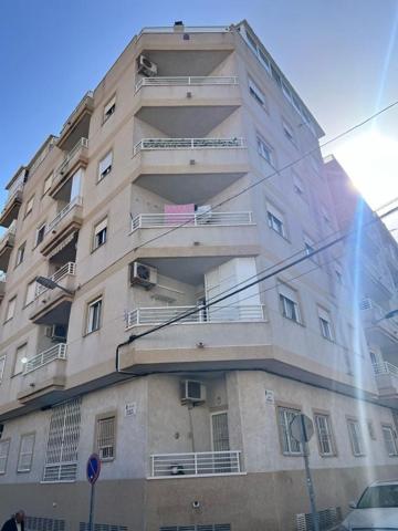 Apartamento en venta en Torrevieja photo 0