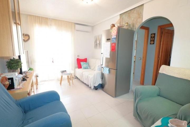 Apartamento en venta en Torrevieja photo 0