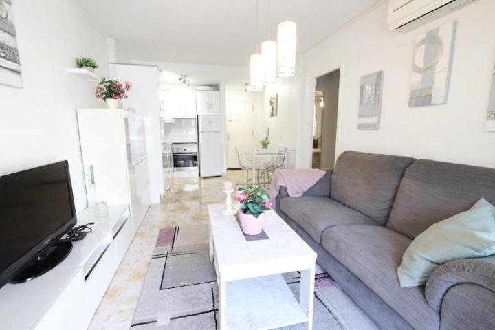 Apartamento en venta en Torrevieja photo 0