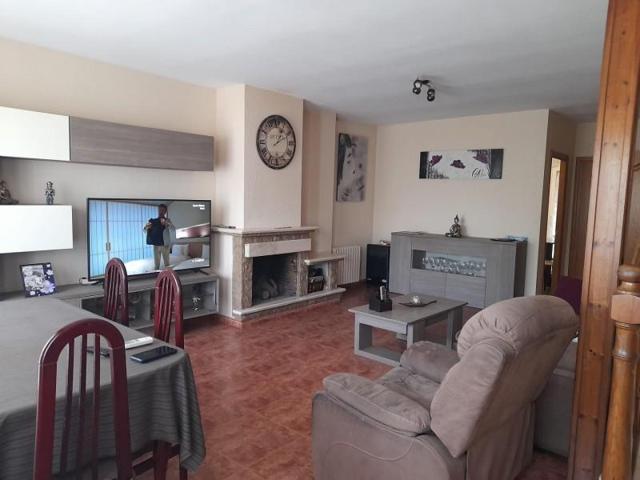 Adosada en venta en Sant Esteve Sesrovires, La coma 4 photo 0