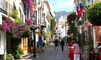 Adosada en venta en Marbella, Costa del Sol Occidental-Área de Marbella photo 0