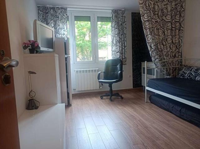Apartamento en alquiler en Vitoria-Gasteiz, Adurza photo 0