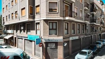 Local comercial en venta en Elche, Plaza Crevillente photo 0