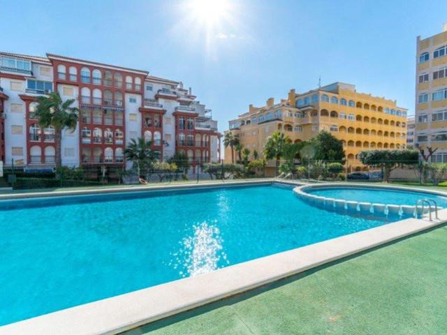Apartamento en venta en Torrevieja photo 0