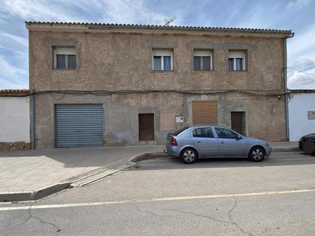 Adosada en venta en Pinoso photo 0