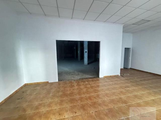 Local comercial en venta en Torrevieja, Centro photo 0